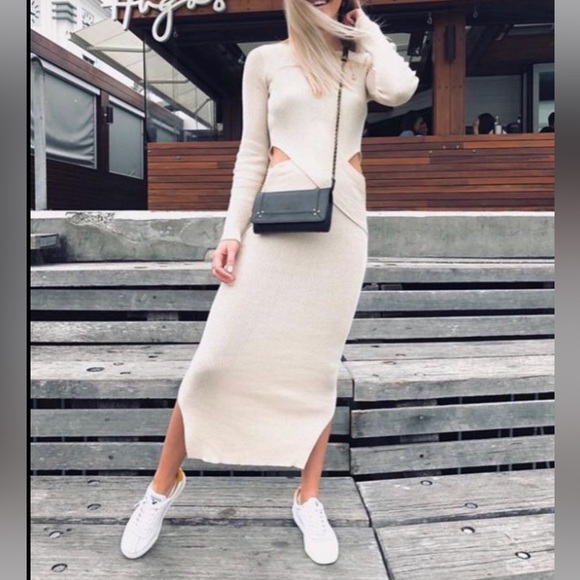 Italian Women's Cream and Tan Dress, size S - Picture 4 of 6